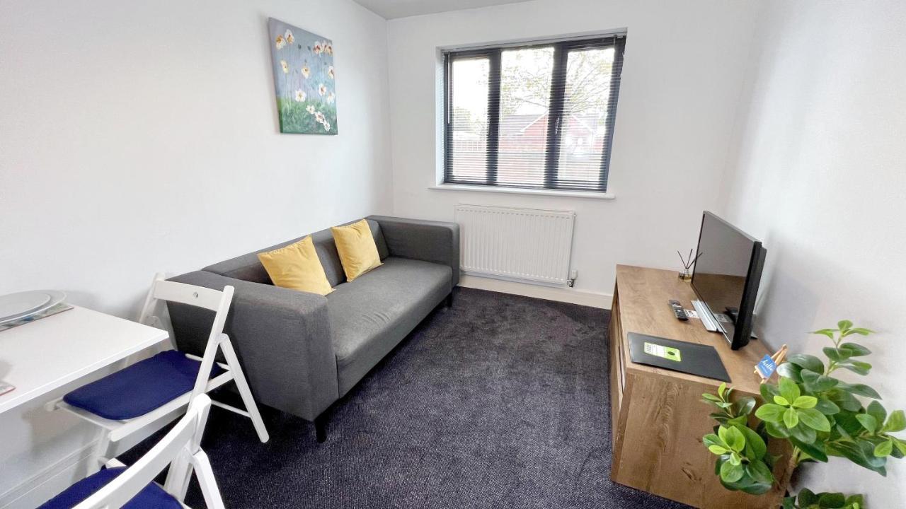 Cross Court, Stafford By Bell Apartments Exterior foto